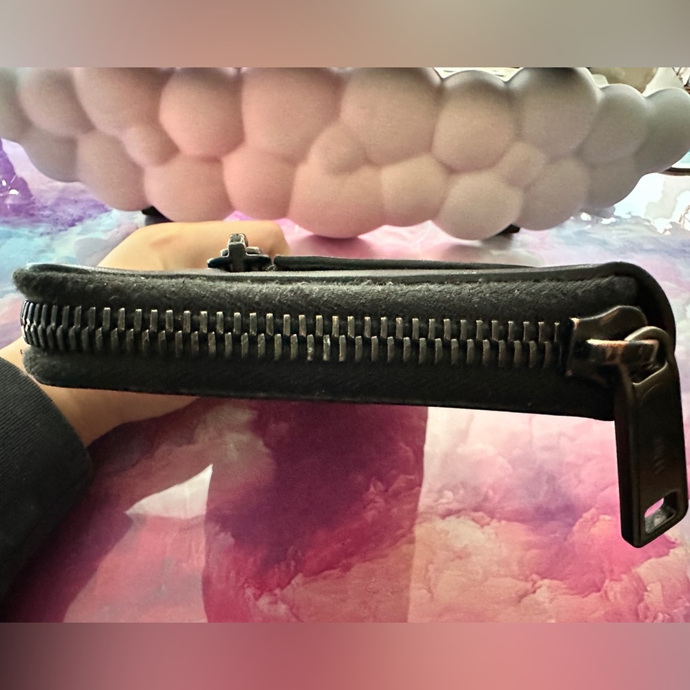 Fendi Large Zippered Wallet (EUC; Black) - Picture 7 of 15